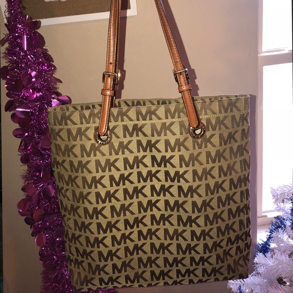 Michael Kors Signature Tote Bag